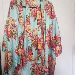 Floral silky bathrobe
